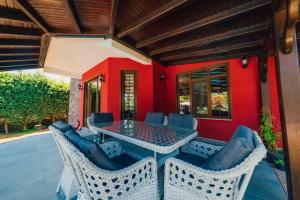 Sapancada ısıtmalı havuzlu villa