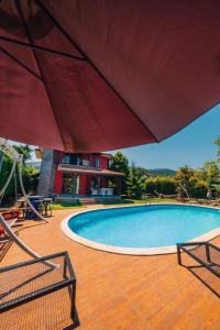 Sapancada ısıtmalı havuzlu villa