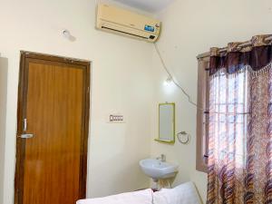 Ahobilam VPS NIVAS Guest House