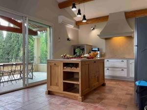 Villas Villa 5 etoiles avec Magnifique Vue au Domaine des Cigales : photos des chambres