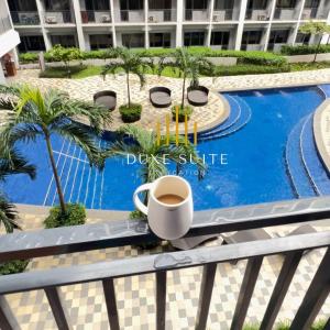 Aesthetic walking distance to MOA,near NAIA AIRPORT with NETFLIX,MINIVIDEOKE,BOARDGAMES-DUXE6