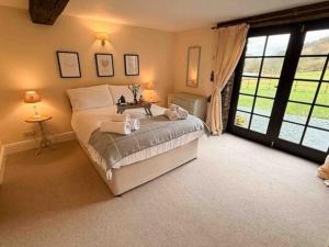 Lake Cottages at Cwm Chwefru