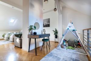 Duplex 165m2 with VIEWS only 30 Seconds to Charles Bridge