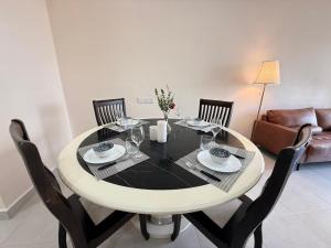 Kepong luxury 3 room 3-11 pax 3 min to desa park