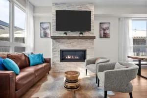 ElevateA Rooftop - Silverthorne - Independence