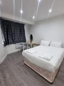 Brand New Studios in Harrow - 布希