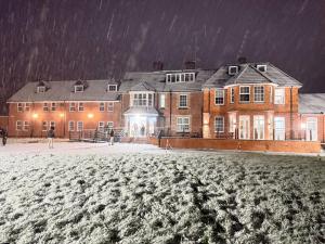 Trivelles Gatwick Hotel & airport Parking