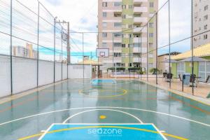 Prédio com piscina a 400m da Praia - LEA