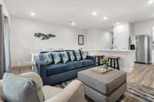 Beachy Gulf Breeze Home, Family & Pet Friendly