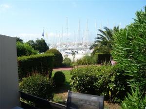 Studio cabine avec parking et climatisation à Port Camargue - FR-1-731-113