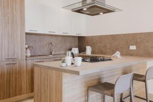 FL 1 TheLODGE - Charming Retreat by Homely