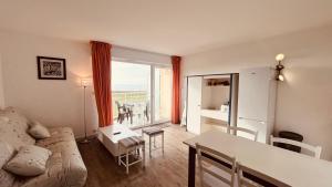 Studio du golf, standing, piscine, forêt et océan