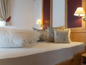 Standard Twin Room with Mountain View room in Hotel Astras