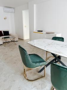 Appartements Appartement de luxe climatise, parking & 2 balcons : photos des chambres