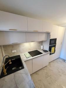 Appartements Appartement de luxe climatise, parking & 2 balcons : photos des chambres