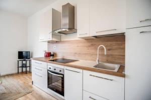 Naos Suite close Popolo Square