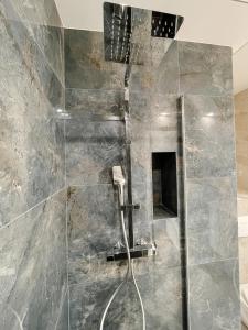 Appartements Appartement de luxe climatise, parking & 2 balcons : photos des chambres