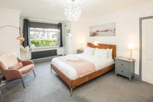 Spacious 1BR Flat in Wanstead: Garden & Comfort
