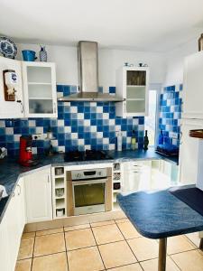 Maisons de vacances Charming village house : photos des chambres