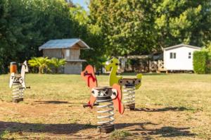 Campings Camping Le Mas de Sireuil : photos des chambres
