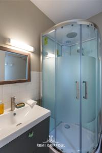 Appartements Emeraude Cozy Nest 3 Heart of Historic District 2 guests : photos des chambres