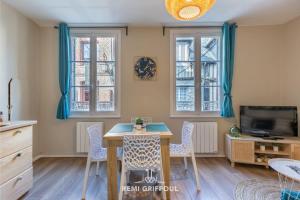 Appartements Emeraude Cozy Nest 3 Heart of Historic District 2 guests : photos des chambres