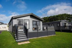 Luxury 3 bedroom Maple View Lodge, Newquay, Cornwall