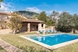 Villa Perdiu Vell Petit by Sealand Villas