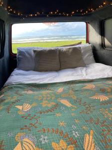 Glór na dTonnta Glamping Campervan