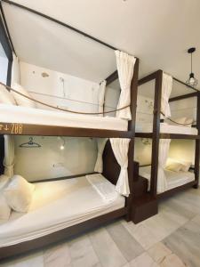 Leisure Lodge