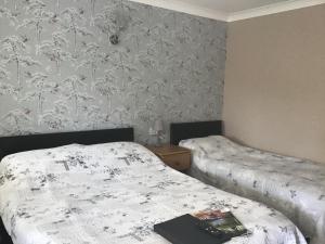 Family Room room in The New Inn Motel