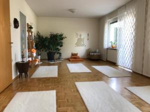 YOGA WOHLFÜHLOASE im Grünen