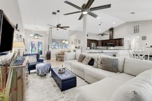 Cape Escape-Canalfront, Dock, Gulf Access, Pool, Spa, Lanai,