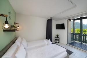 HID AG: Lakeview Studio mit Parkplatz und Balkon