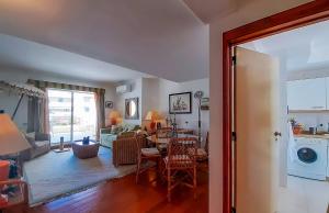 Penthouse Triplex L25 T2 by HsR Vilamarina