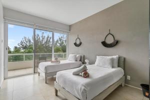 Spacious 3BD Apartment with Pool & Beach in Cancun