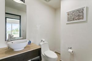 Spacious 3BD Apartment with Pool & Beach in Cancun