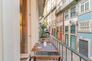 Loft with great balcony and AC close to Clerigos