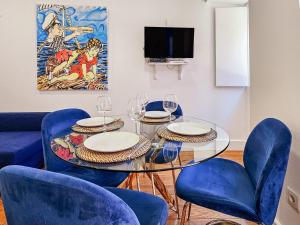 Like a typical Portuguese house with private patio