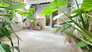 Smart Cozy Studio at Athens 30 Sqm with yard semi-basement