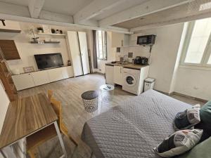 GregBnb - Studio Mezzanine - CLIMATISÉ - 15min Gare