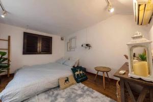 Almanach House - Lý Thường Kiệt