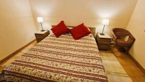 Maisons de vacances Beautiful country house for 10 with swimming pool : photos des chambres