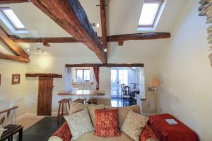 Seed Howe, Staveley a traditional cottage in a small village only 10 minutes from Windermere