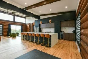 Sommet White Golf Hot tub Ski 10min - سانت فوستين