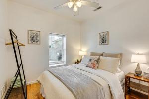 Walk to Beach Keansburg Home with Patio and Fire Pit!