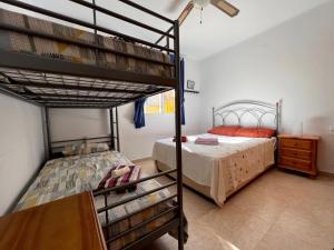 Villa in Alcaucin - Sleeps 4 - Pool - Parking