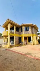 Town house in kisumu with Lakeview Balcony - Mbita