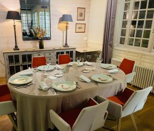 Hotels Logis Hotel Le Central : photos des chambres