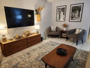 3BR Oasis with Pool in Cocoa